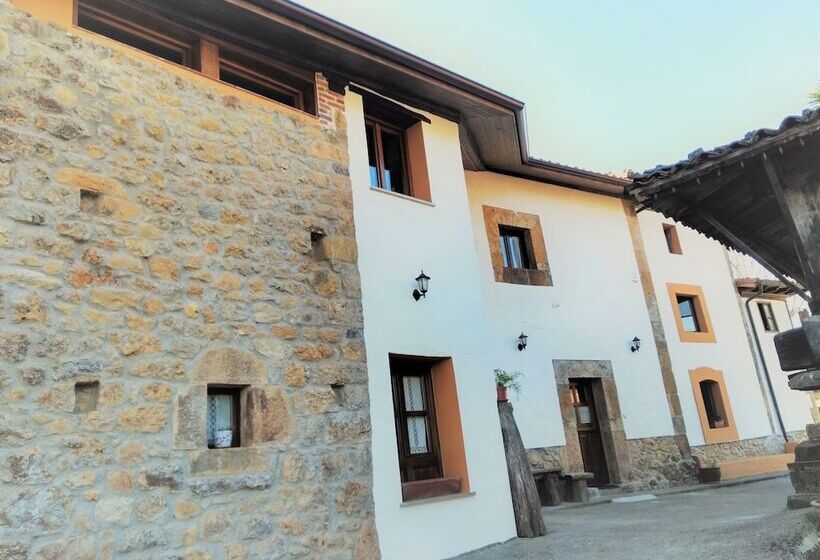 Hostal Casona De Miyares   La Figar