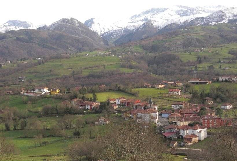 Hostal Casona De Miyares   La Figar
