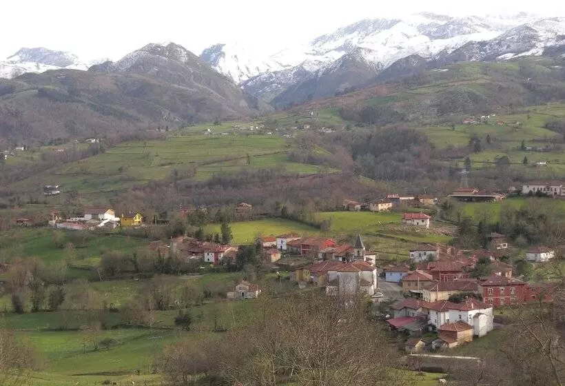 Hostelli Casona De Miyares   La Figar
