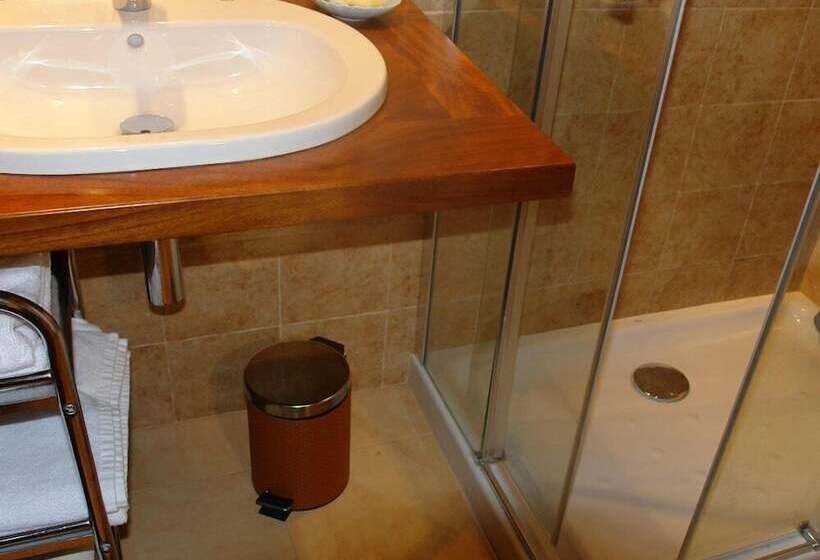 Hostal Casona De Miyares   La Figar