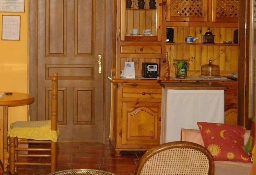 Hostal Casona De Miyares   La Figar