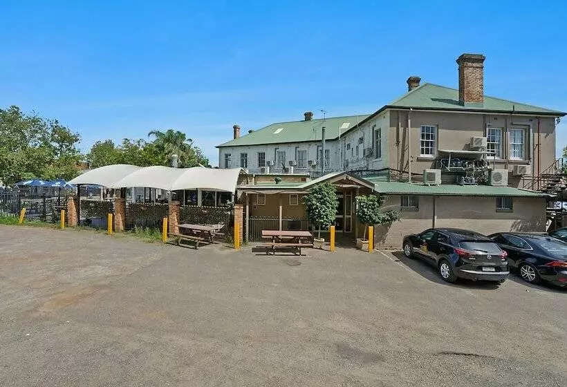 Motelli Imperial Hotel Singleton