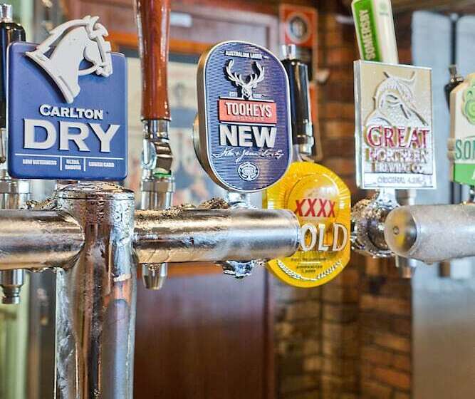 מוטל Imperial Hotel Singleton