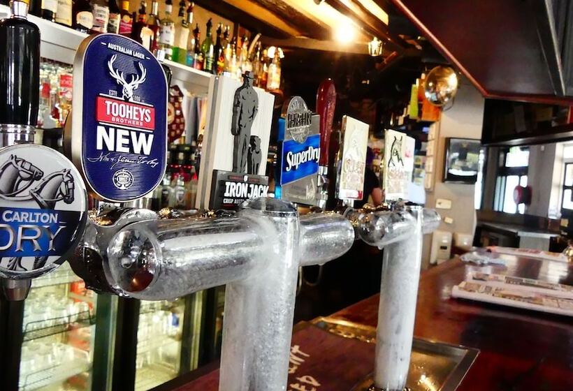 מוטל Imperial Hotel Singleton