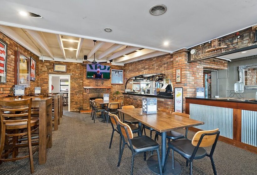 מוטל Imperial Hotel Singleton