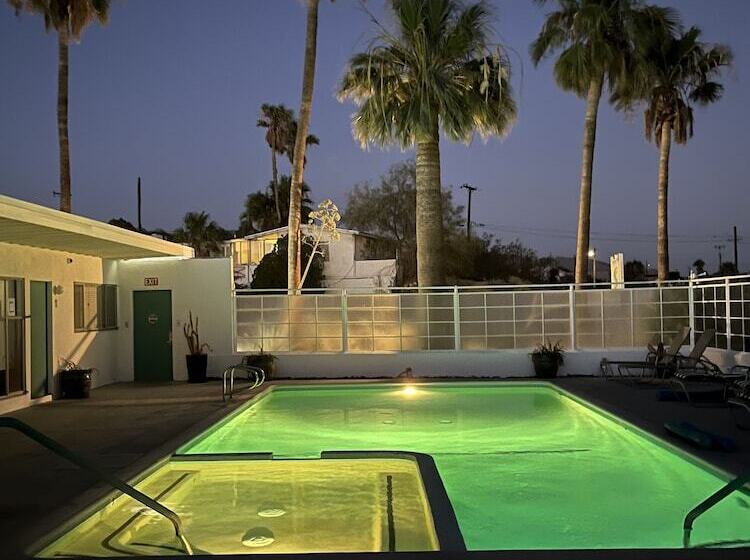 מוטל Sagewater Springs   Adult Only