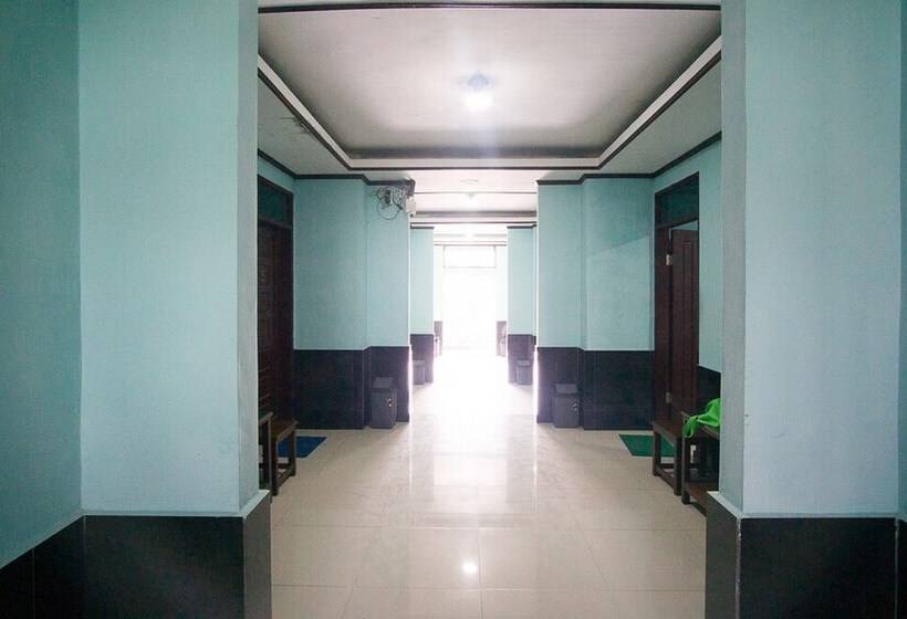 پانسیون Reddoorz Near Mikie Holiday Funland Berastagi