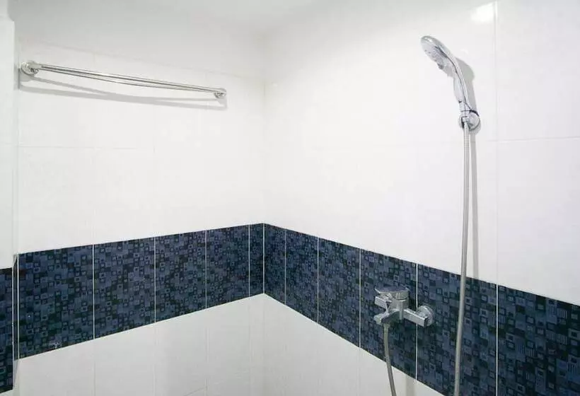 ペンション Reddoorz Near Mikie Holiday Funland Berastagi