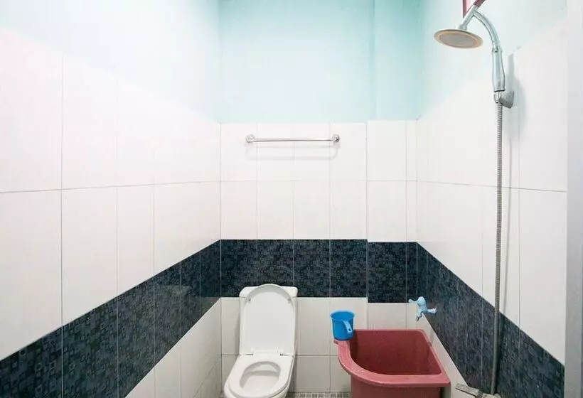 ペンション Reddoorz Near Mikie Holiday Funland Berastagi