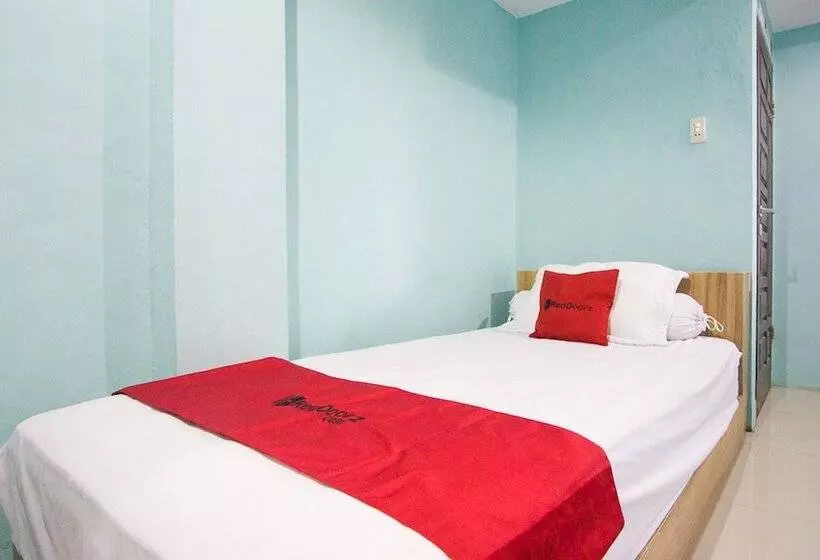 ペンション Reddoorz Near Mikie Holiday Funland Berastagi