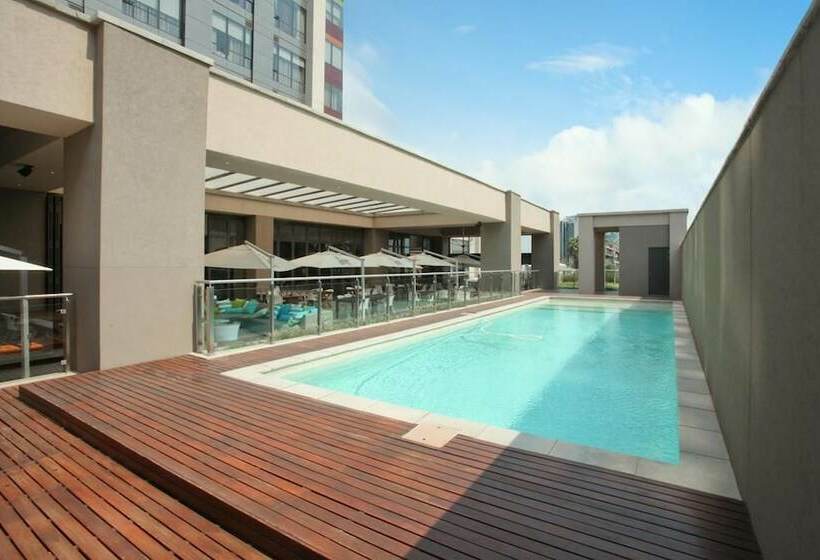 Sandton Skye Suite 604