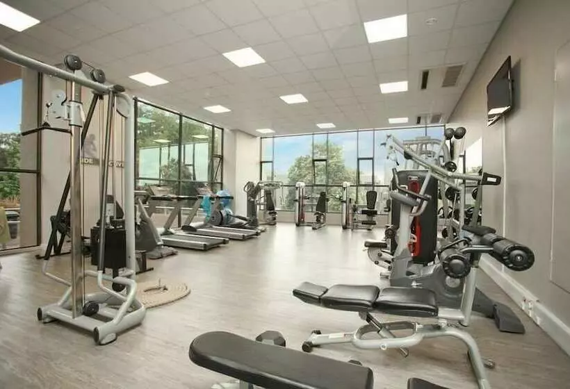 Sandton Skye Suite 604