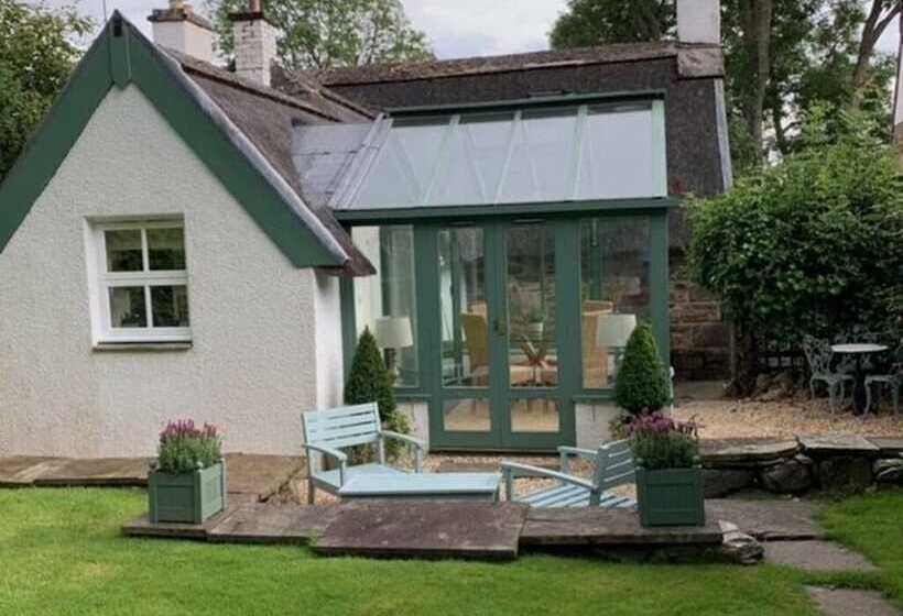 A Fairytale Thatched Highland Cottage