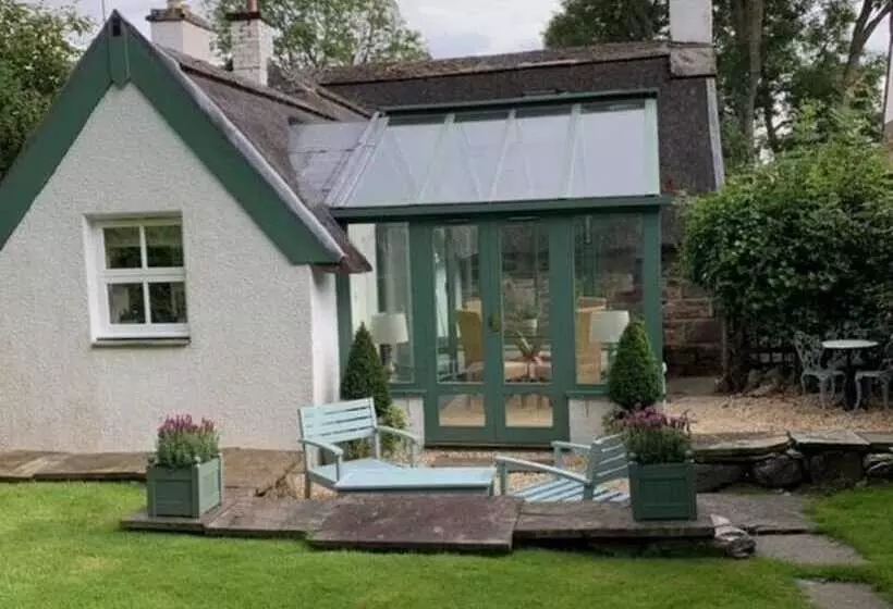 A Fairytale Thatched Highland Cottage