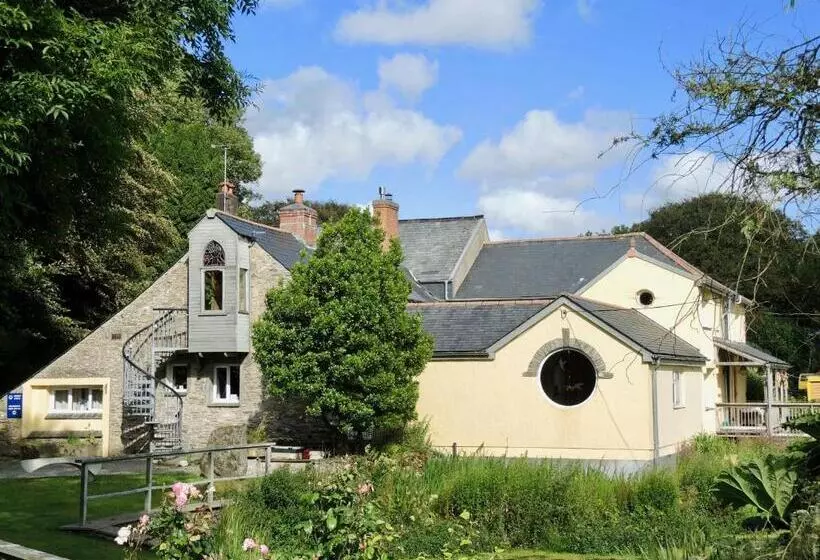 Aamiaismajoitus (B&B) Holwell Holistic Retreat