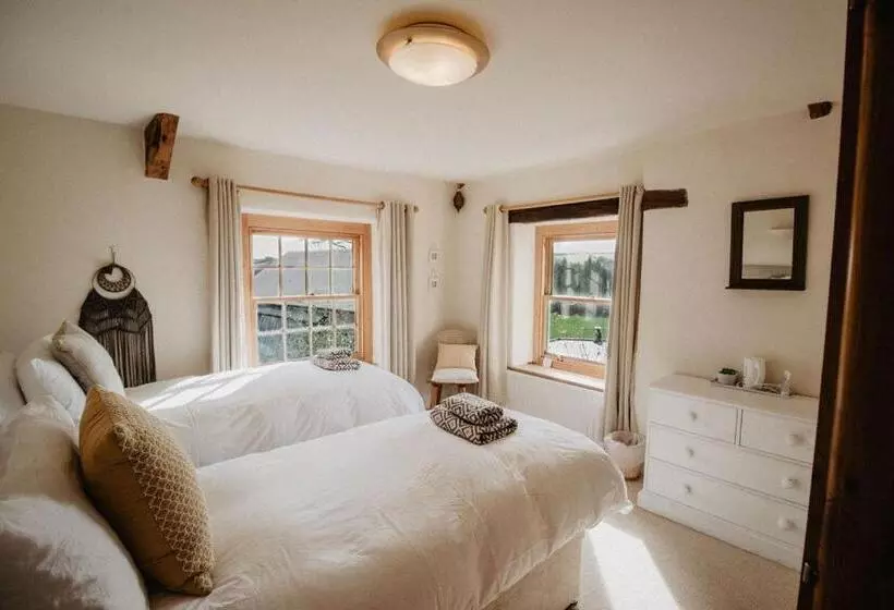 Aamiaismajoitus (B&B) Holwell Holistic Retreat