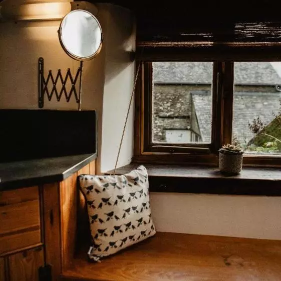 Aamiaismajoitus (B&B) Holwell Holistic Retreat