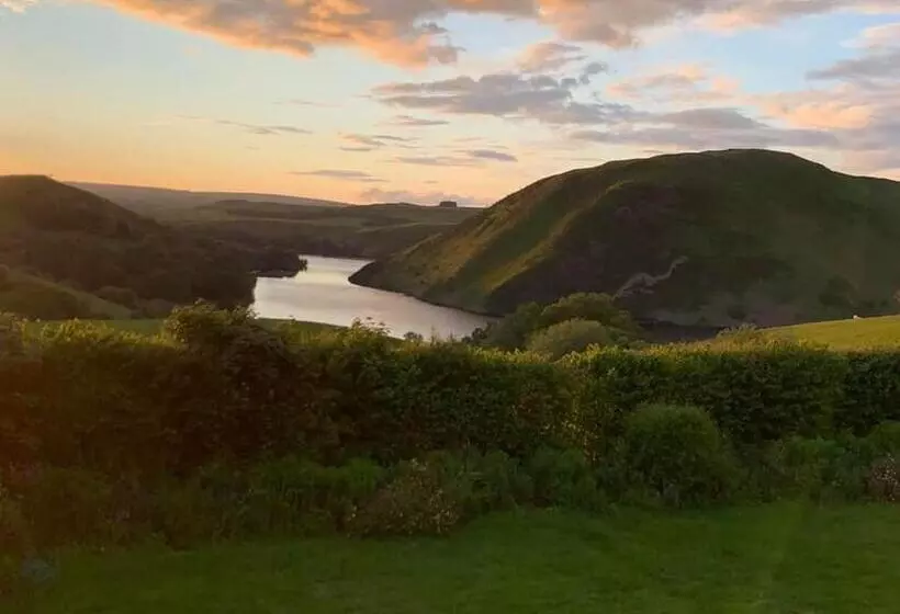 Aamiaismajoitus (B&B) Ty Capel