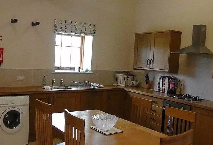 Elinor Holiday Cottages