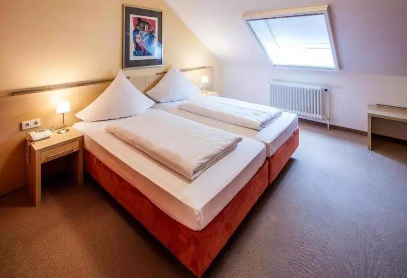 Hotelli Hofgut Algertshausen