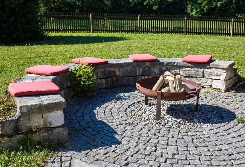 Hotelli Hofgut Algertshausen