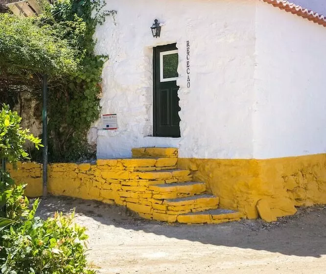 Maaseutuhotelli Quinta Do Valdalagea