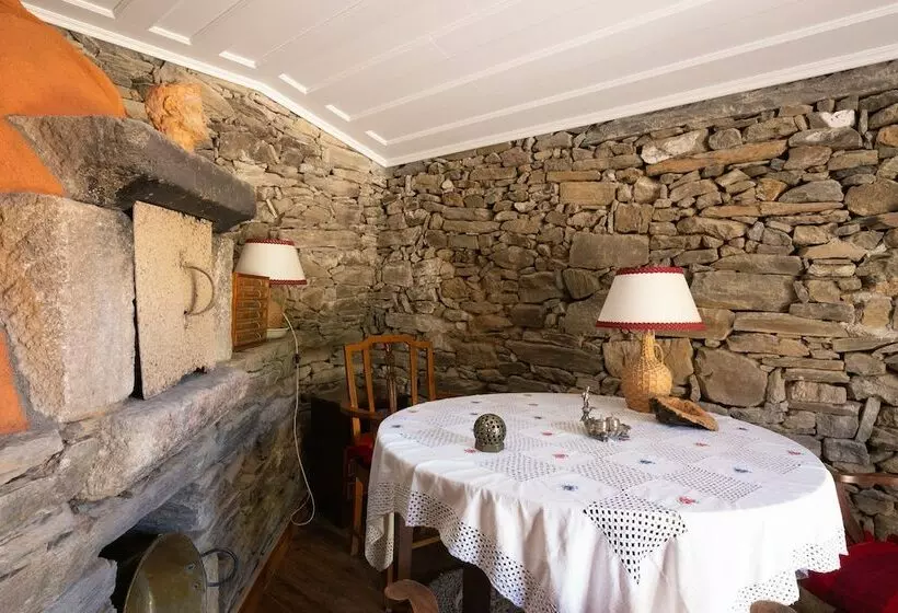 Maaseutuhotelli Quinta Do Valdalagea