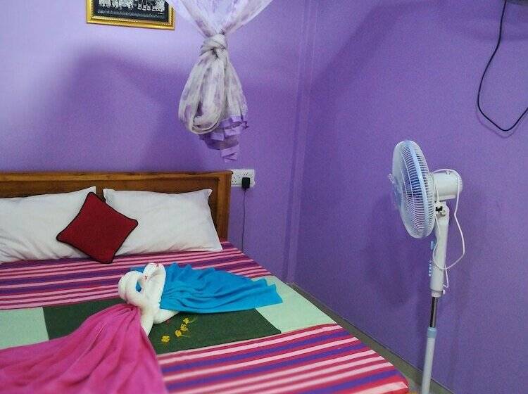 בית מלון כפרי Tiny Holiday Resort