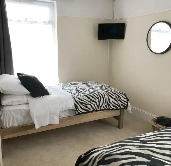 Majatalo 1 Ashford Road Guesthouse