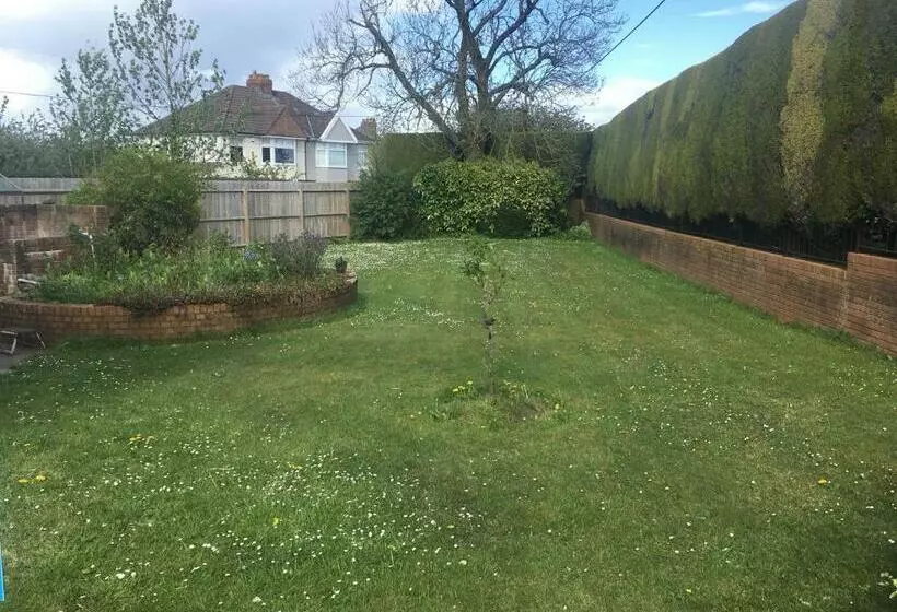 Majatalo 1 Ashford Road Guesthouse