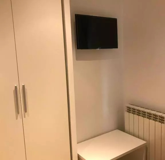 ペンション Hostal Casiano Camarasa