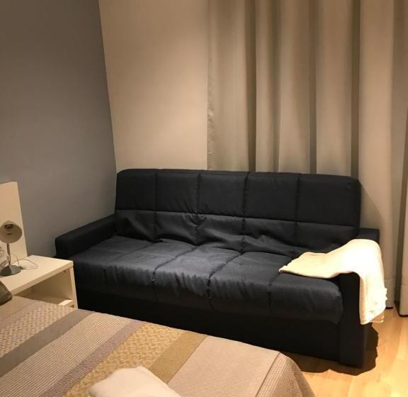 펜션 Hostal Casiano Camarasa