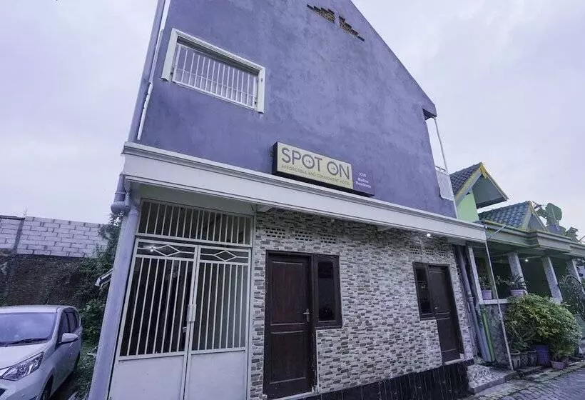 ユースホステル Spot On 2219 Madina Residence Syariah