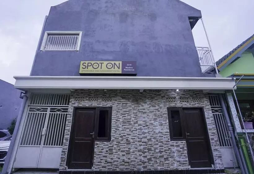 ユースホステル Spot On 2219 Madina Residence Syariah