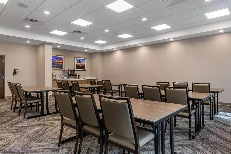 ホテル Comfort Suites Stuarthutchinson Island