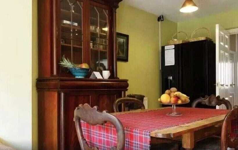 פנסיון Lynbrook Guests House