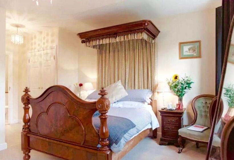 פנסיון Lynbrook Guests House