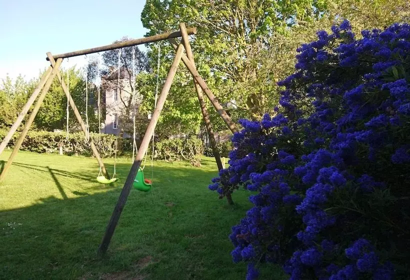 Pension Manoir De Conjon