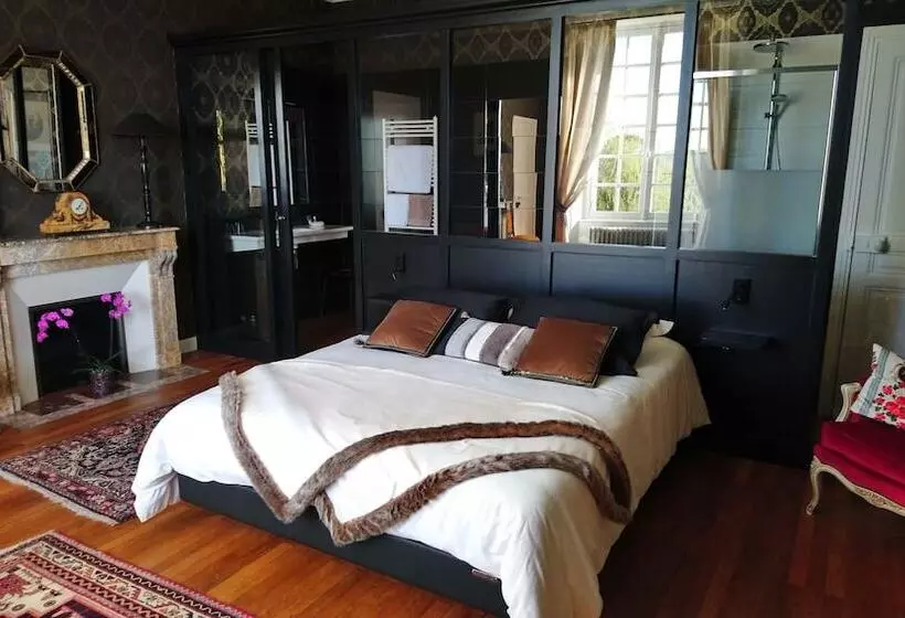 Pension Manoir De Conjon