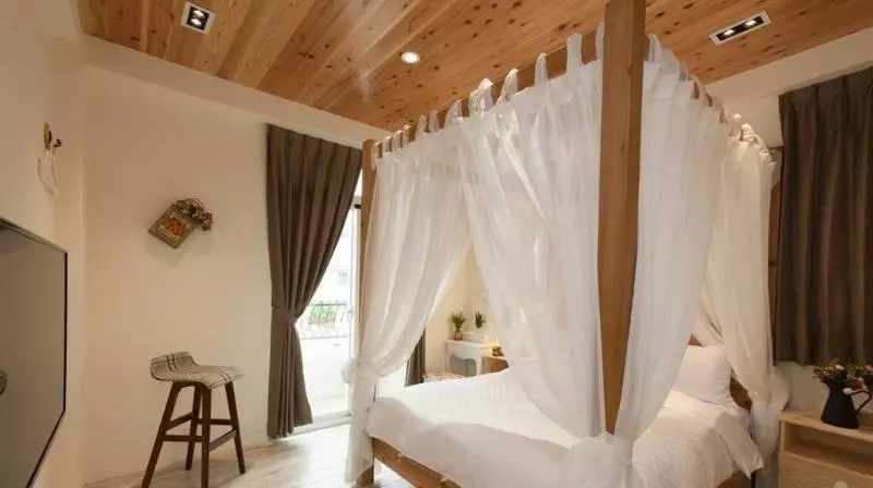 تختخواب و صبحانه Seed House