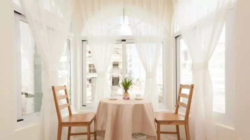 تختخواب و صبحانه Seed House