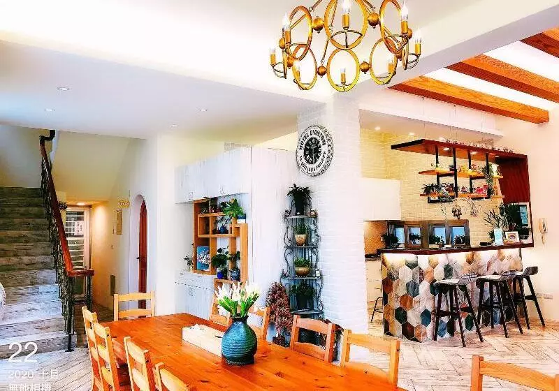 تختخواب و صبحانه Seed House