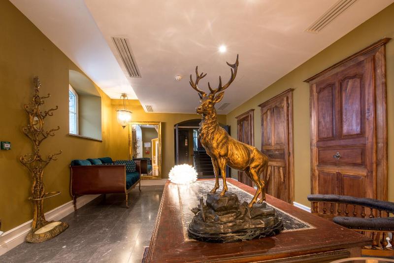 Отель Chateau De Sacy