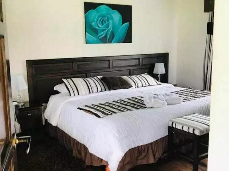 ホテル Chuquiragua Lodge & Spa