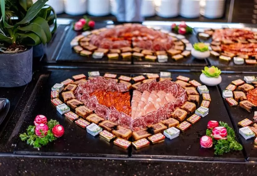 ホテル Woods  Genevethoiry