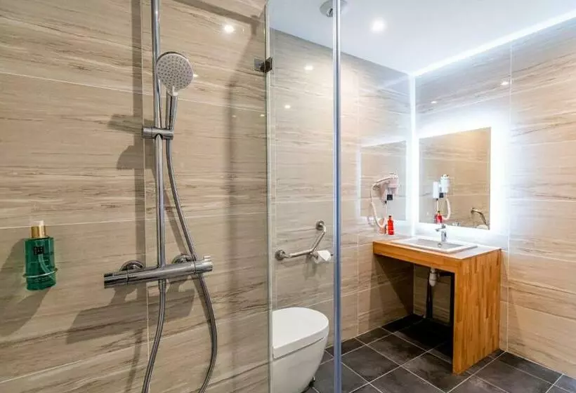 ホテル Woods  Genevethoiry