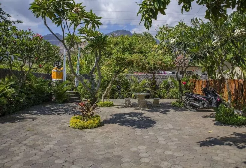 Majatalo Van Santri Homestay Pemuteran
