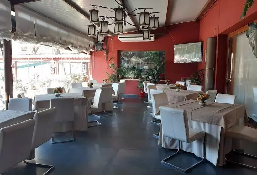 Hostelli Posada Real De Santa Maria