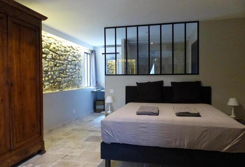 פנסיון La Fontaine De Rocoule