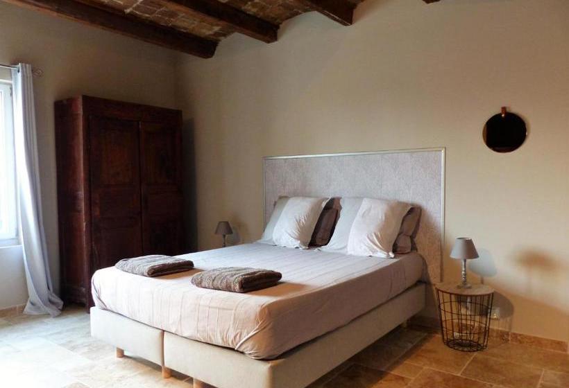 פנסיון La Fontaine De Rocoule